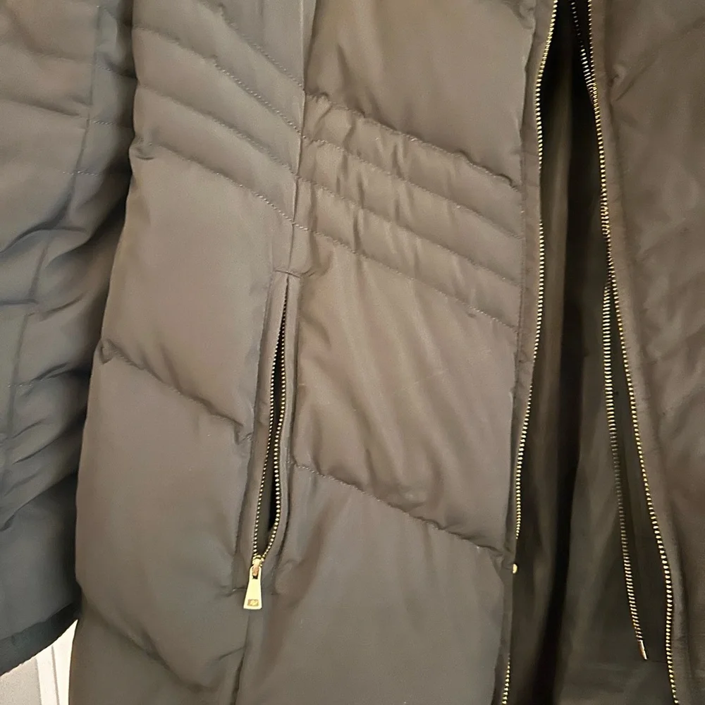Women's Quilted Puffer Coat - Olive Green - Picture 2 of 5